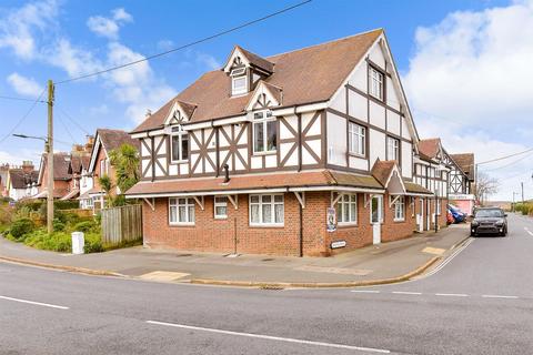 Dolphin Lodge, Totland Bay PO39 1 bed ground floor flat for sale