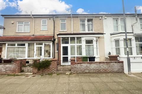 Locarno Road, Portsmouth, Hampshire 3 bed terraced house for sale