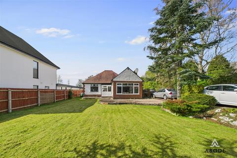 Brizlincote Lane, Burton on Trent DE15 3 bed detached bungalow for sale
