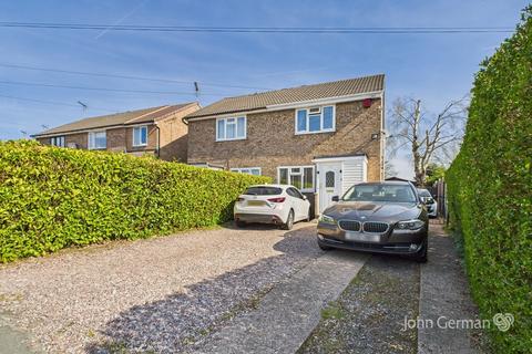 Lambert Road, Uttoxeter 3 bed semi