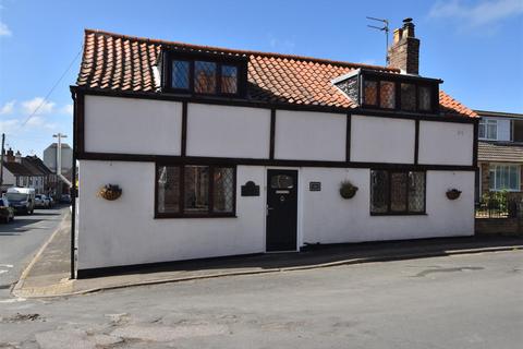 Main Street, Coniston, Hull 3 bed detached house for sale