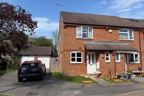 Shotters, Burgess Hill 2 bed terraced house for sale