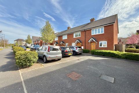 Diamond Jubilee Way, Wokingham RG40 2 bed end of terrace house for sale