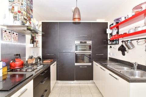 Albion Drive, Aylesford ME20 3 bed semi