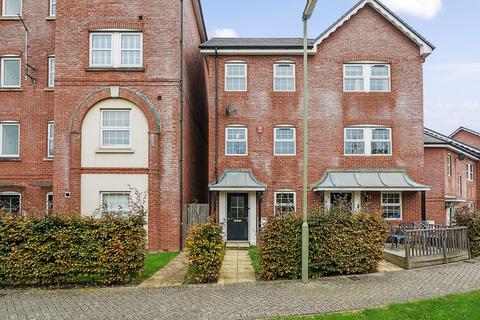 Ashton Gardens, Eastleigh, Hampshire... 4 bed house for sale