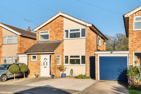 Woodside Avenue, Flackwell Heath... 3 bed link detached house for sale