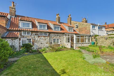 Main Street, Bridlington YO15 3 bed terraced house for sale