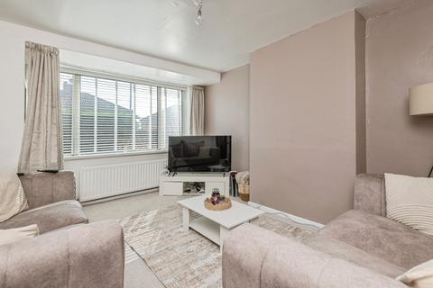 Greenton Avenue, Cleckheaton BD19 3 bed semi