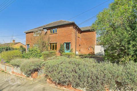 Townhouse Road, Costessey, Norwich 3 bed semi