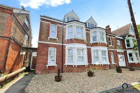 Richmond Avenue, West Sussex PO21 2 bed flat for sale