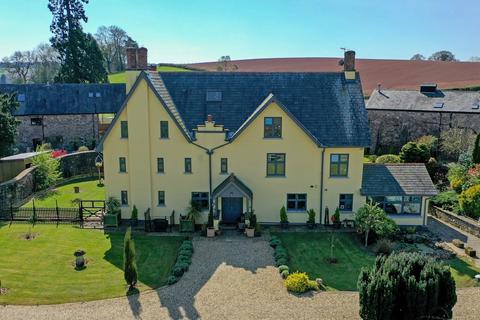 Highmead, Llanvair Kilgeddin, NP7 7 bed detached house for sale