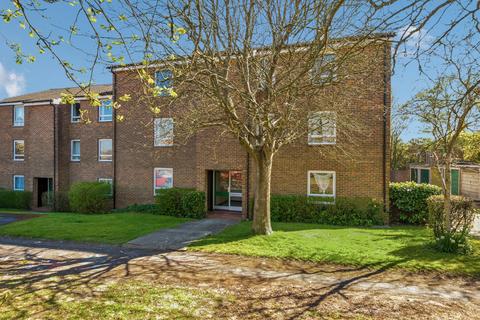 Elder Close, Winchester, Hampshire, SO22 1 bed flat for sale