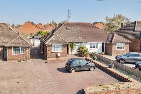 Lunsford Lane, Larkfield, Aylesford 3 bed semi
