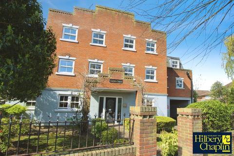 Cranham Road, Hornchurch, RM11 2 bed apartment for sale