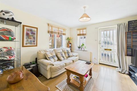 Aiston Place, Aylesbury HP20 1 bed end of terrace house for sale