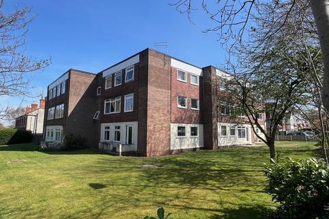 Maney Hill Road, Sutton Coldfield 2 bed ground floor flat for sale