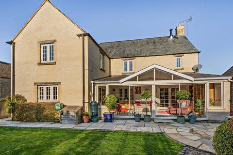 The Wern, Lechlade, Gloucestershire, GL7 4 bed detached house for sale