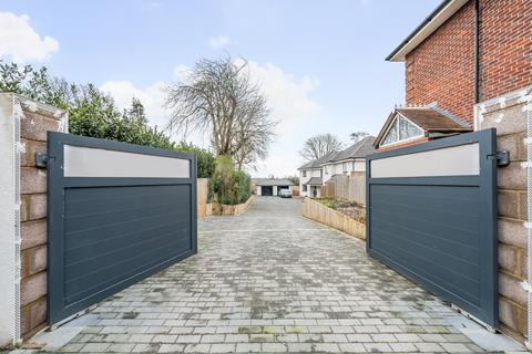 The Avenue, Hampshire PO14 4 bed detached house for sale