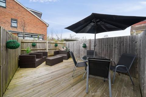 Paxton Road, Hampshire PO14 2 bed maisonette for sale