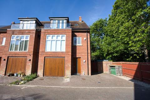 Castle Mews, Folkestone, Kent, CT20 4 bed semi