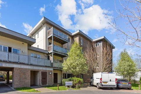 Clayhill Court, 20 The Nurseries... 2 bed flat for sale