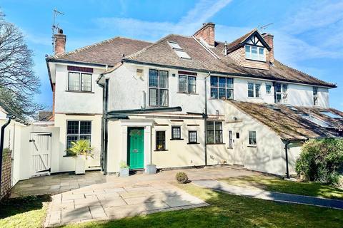 Firgrove Hill, Farnham 1 bed apartment for sale