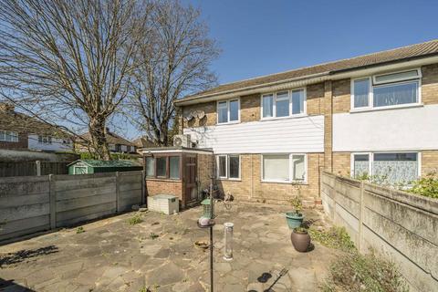 Littleton Road, Ashford TW15 2 bed maisonette for sale