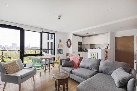 Palmers Road, London, E2 2 bed apartment for sale