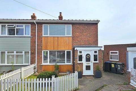 Barn Close, Canterbury, CT3 4JU 2 bed semi