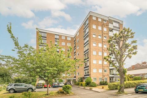 Anglers Reach, Surbiton KT6 2 bed flat for sale