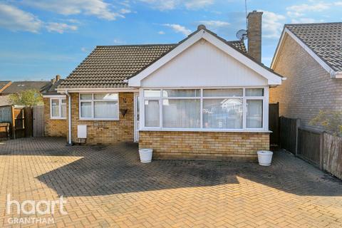 Meadowfield, Sleaford 2 bed detached bungalow for sale