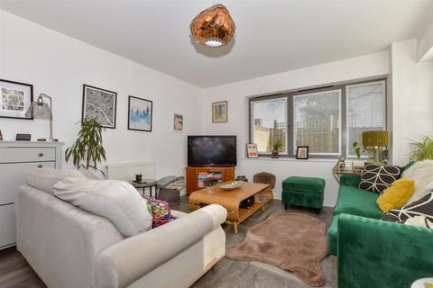 The Farrows, Maidstone, Kent 2 bed ground floor flat for sale
