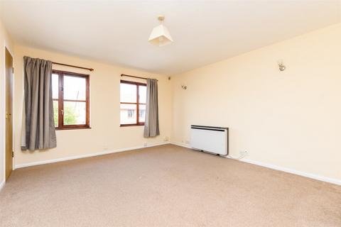 Farley Road, Gravesend DA12 1 bed maisonette for sale