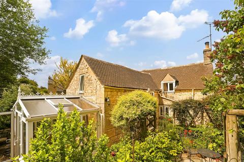 Wells Road, Eastcombe, Stroud 2 bed cottage for sale