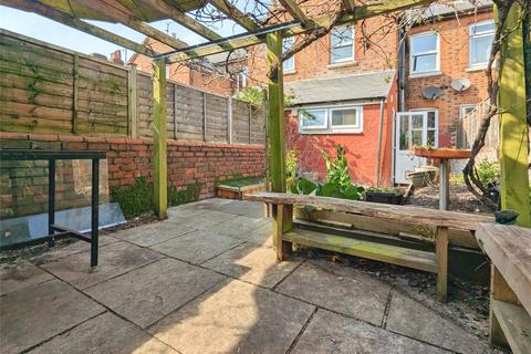 Filey Road, Reading, Berkshire 2 bed terraced house for sale