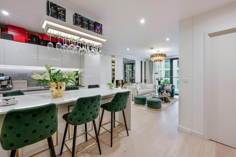 John Cabot House, Royal Wharf... 2 bed apartment for sale