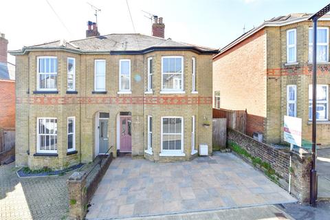 Well Street, Ryde, Isle of Wight 3 bed semi