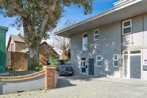 Kingsgate Avenue, Broadstairs CT10 3 bed end of terrace house for sale