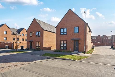 Box Crescent, Dunstable LU5 4 bed detached house for sale