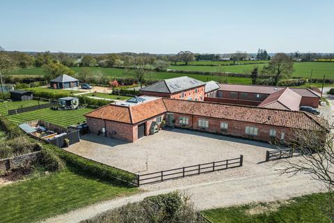 Etling Green, Dereham 4 bed barn conversion for sale