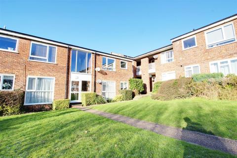Chiltern Park Avenue, Berkhamsted 2 bed apartment for sale