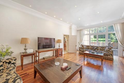 Finchley Road, Hampstead, London 3 bed flat for sale