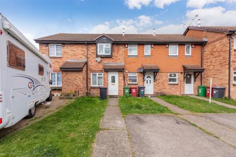 Boulters Close, Slough 2 bed terraced house for sale
