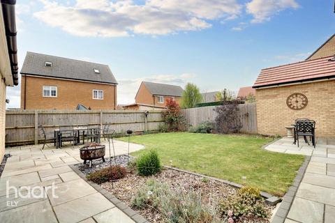 Peacock Chase, Sutton 4 bed detached house for sale