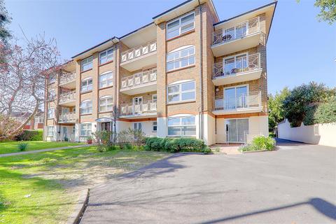 Lansdowne Road, Worthing BN11 2 bed flat for sale