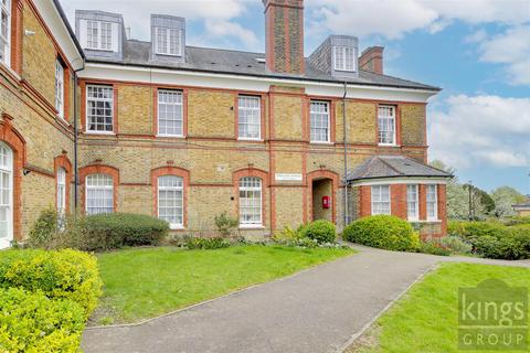 Tresilian Avenue, London 2 bed ground floor flat for sale