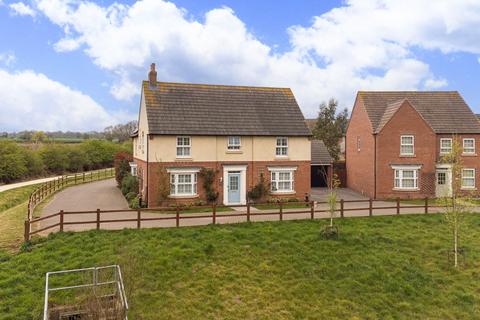 Wright Close, Leicester LE8 5 bed detached house for sale