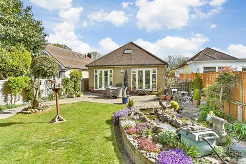 Maidstone Road, Maidstone ME17 2 bed detached bungalow for sale