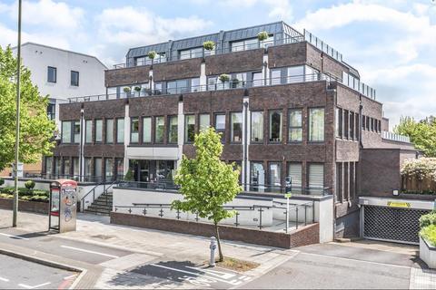 Forsyth House, Richmond 2 bed apartment for sale