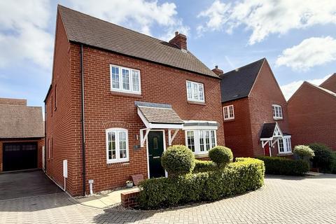 Otter Close, Brackley 4 bed detached house for sale